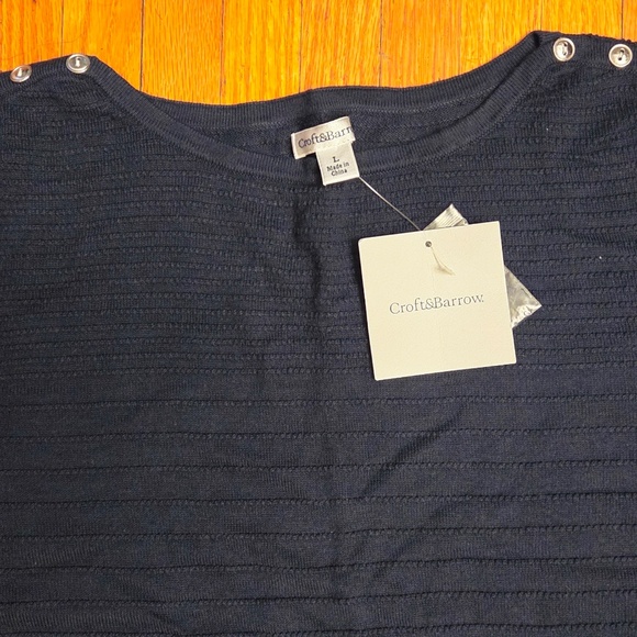 NEW CROFT&BARROW NAVY BLUE WITH BUTTON DETAIL SZ MED NEW WITH TAGS! - Picture 2 of 2